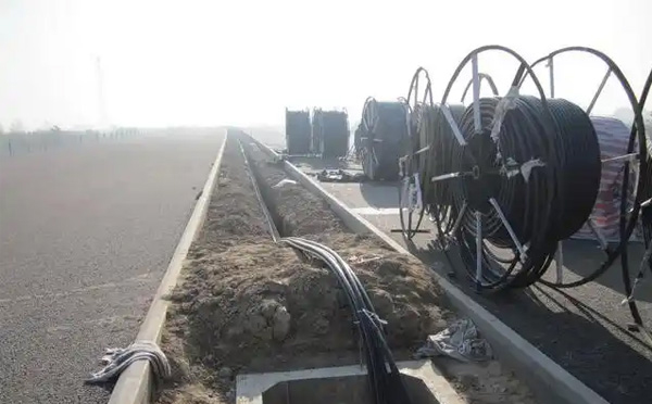 临夏市光缆施工如何应对复杂地形布线难题? 临夏市光缆施工如何应对复杂地形布线难题?