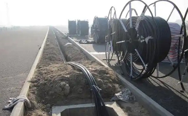 现代通信网络建设指南:临夏市光缆施工全流程技术解析与质量控制 现代通信网络建设指南:临夏市光缆施工全流程技术解析与质量控制